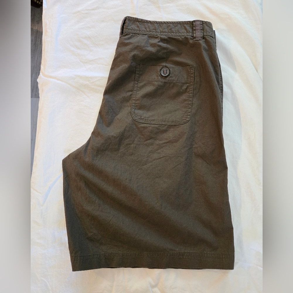 Columbia Women's Espresso Cargo Shorts